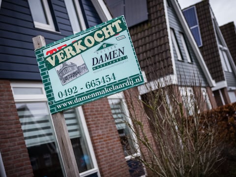 Bestaande koopwoningen opnieuw duurder, prijsstijging vlakt verder af